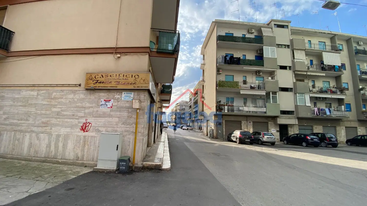 Locale commerciale angolare — foto 1