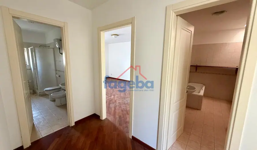 Ufficio di prestigio a Trani (zona porto) — foto 9