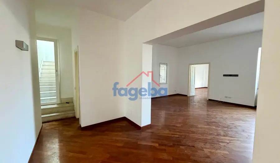 Ufficio di prestigio a Trani (zona porto) — foto 2